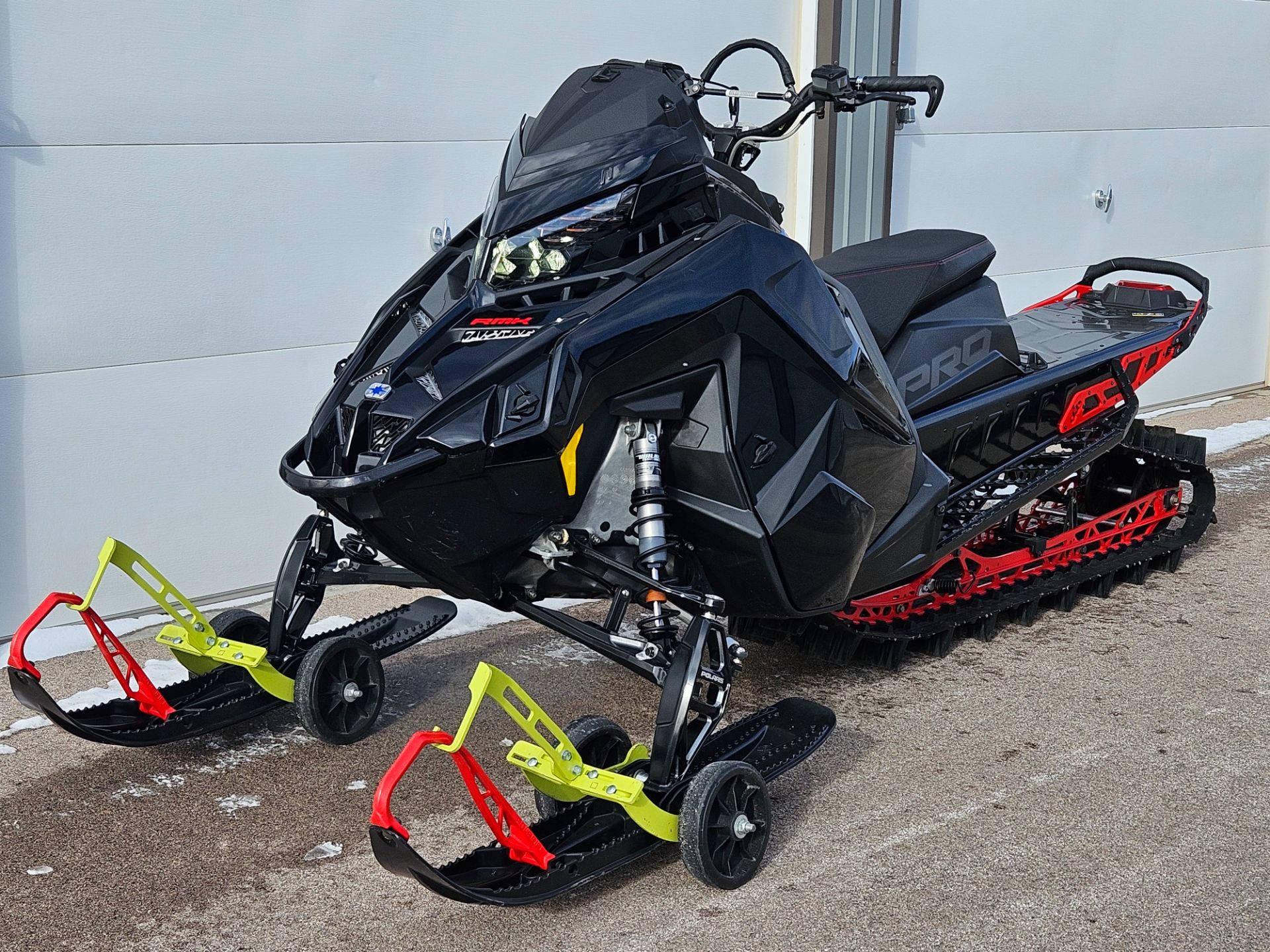 Pre-Owned 2023 Polaris Patriot 9R PRO RMK Slash 155 - Image 3