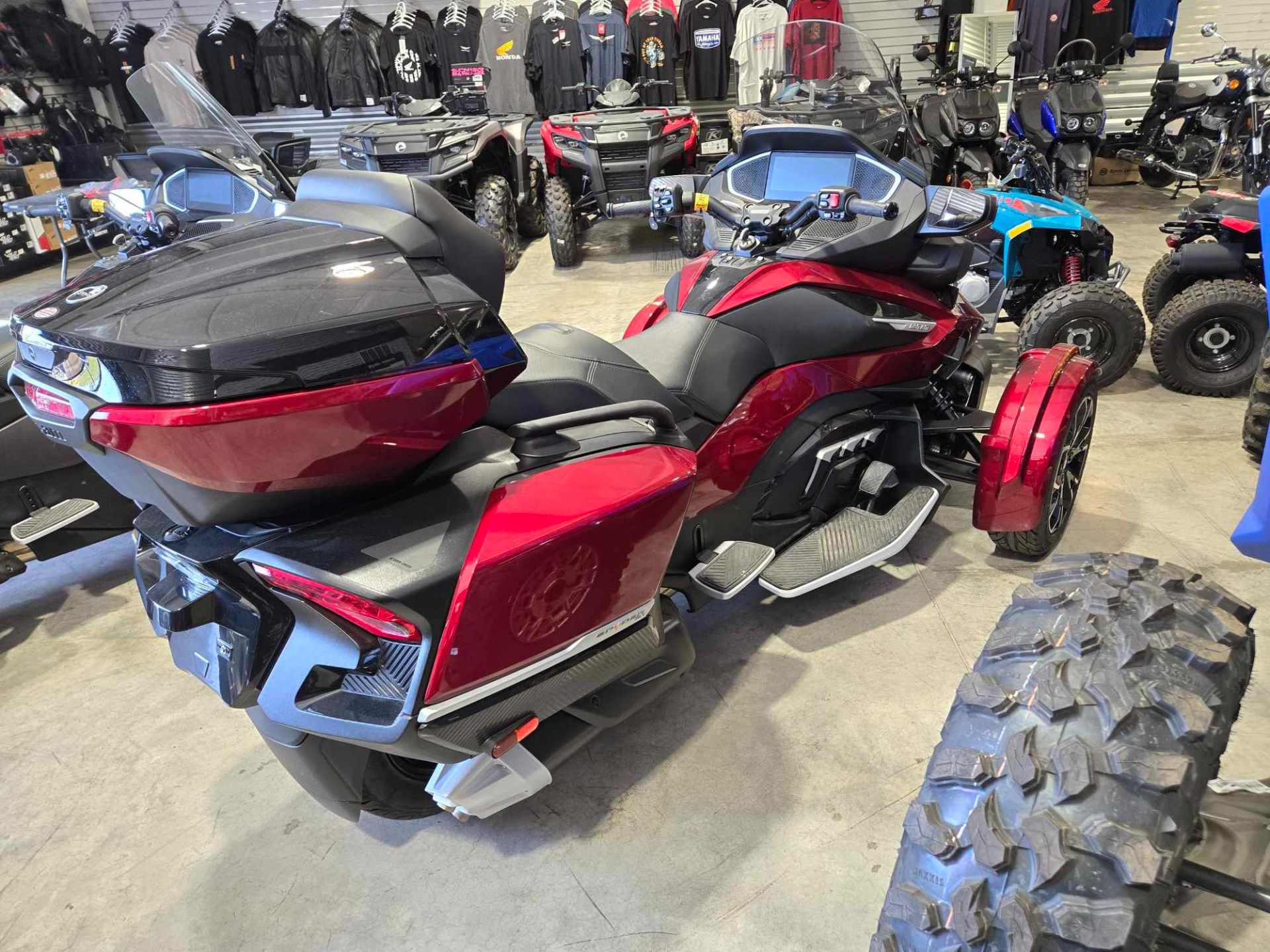2024 Can-Am Spyder RT Limited - Image 3