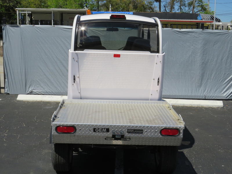 Pre-Owned 2015 GEM E6 Lithium Golf Cart For Sale - Image 7