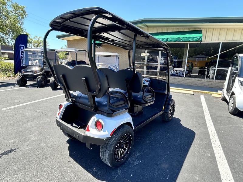 Pre-Owned 2022 E-Z-GO Liberty ELiTE Lithium Bright White - Image 7