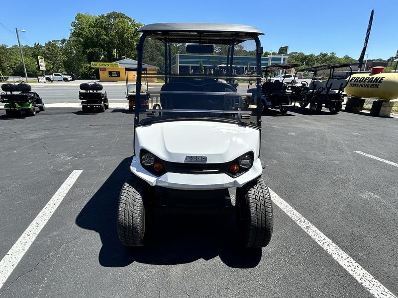 Pre-Owned 2022 E-Z-GO Liberty ELiTE Lithium Bright White - Image 2