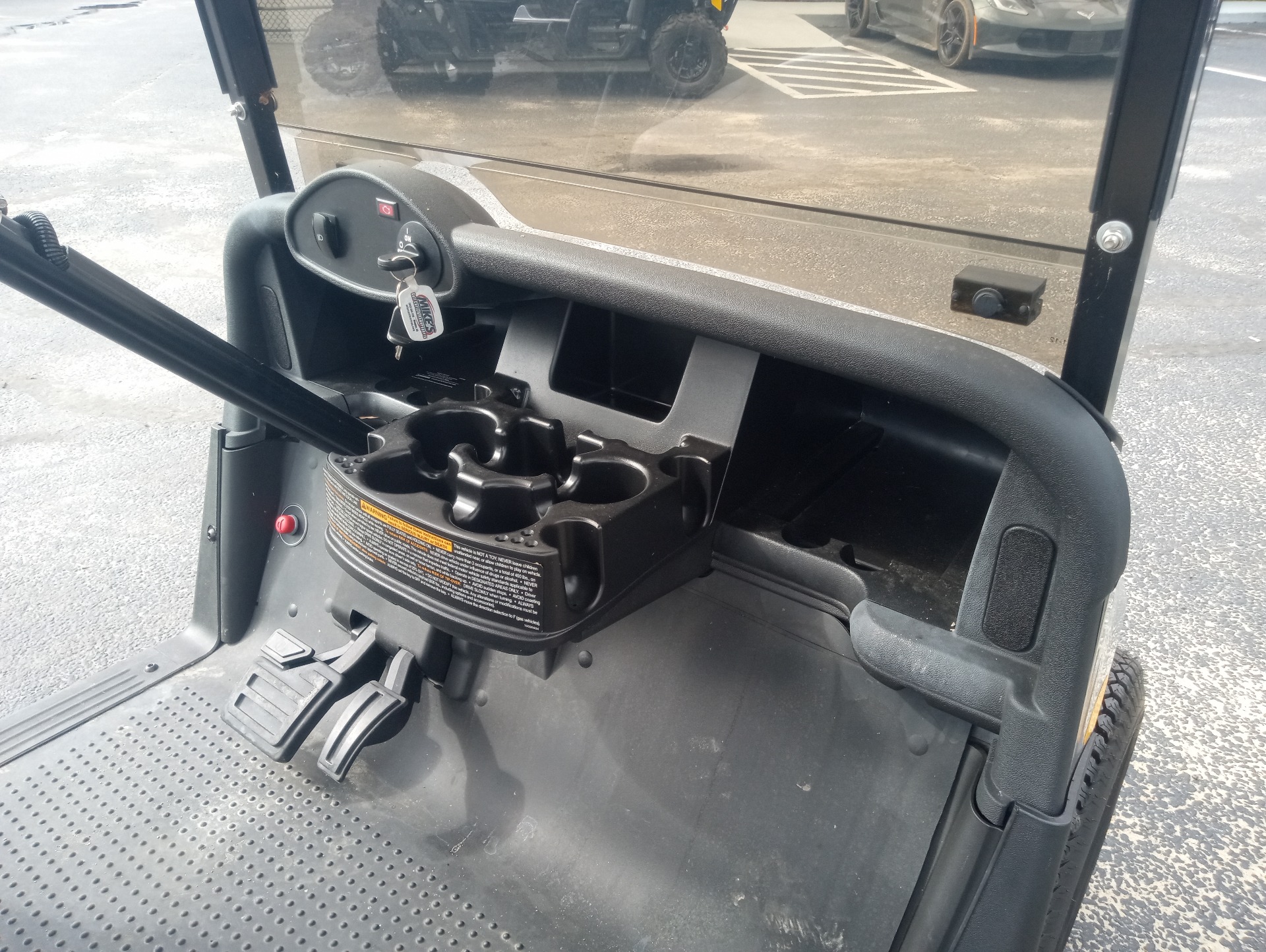 Pre-Owned 2023 E-Z-GO Valor EX1 Gas - Image 6