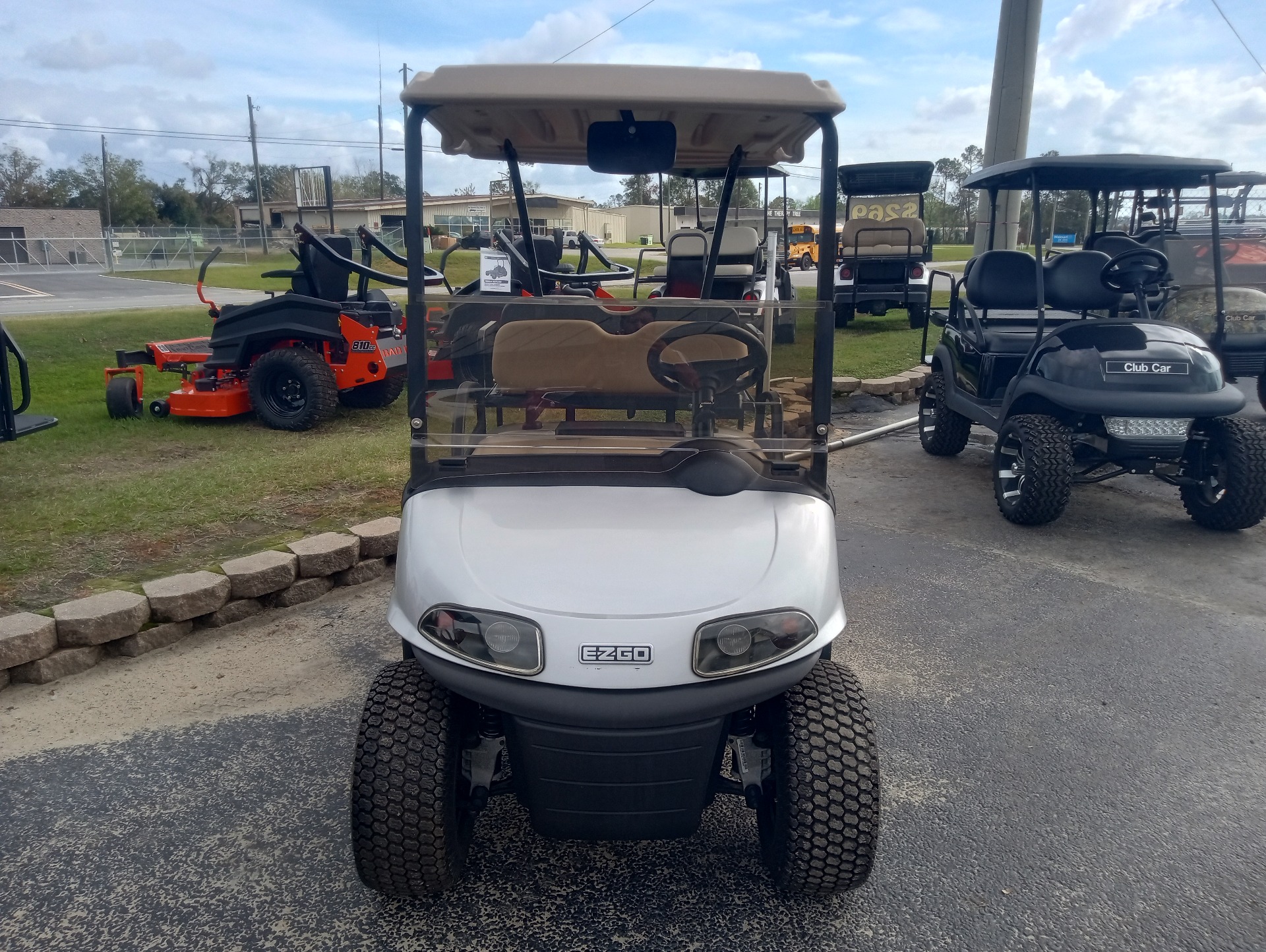 Pre-Owned 2023 E-Z-GO Valor EX1 Gas