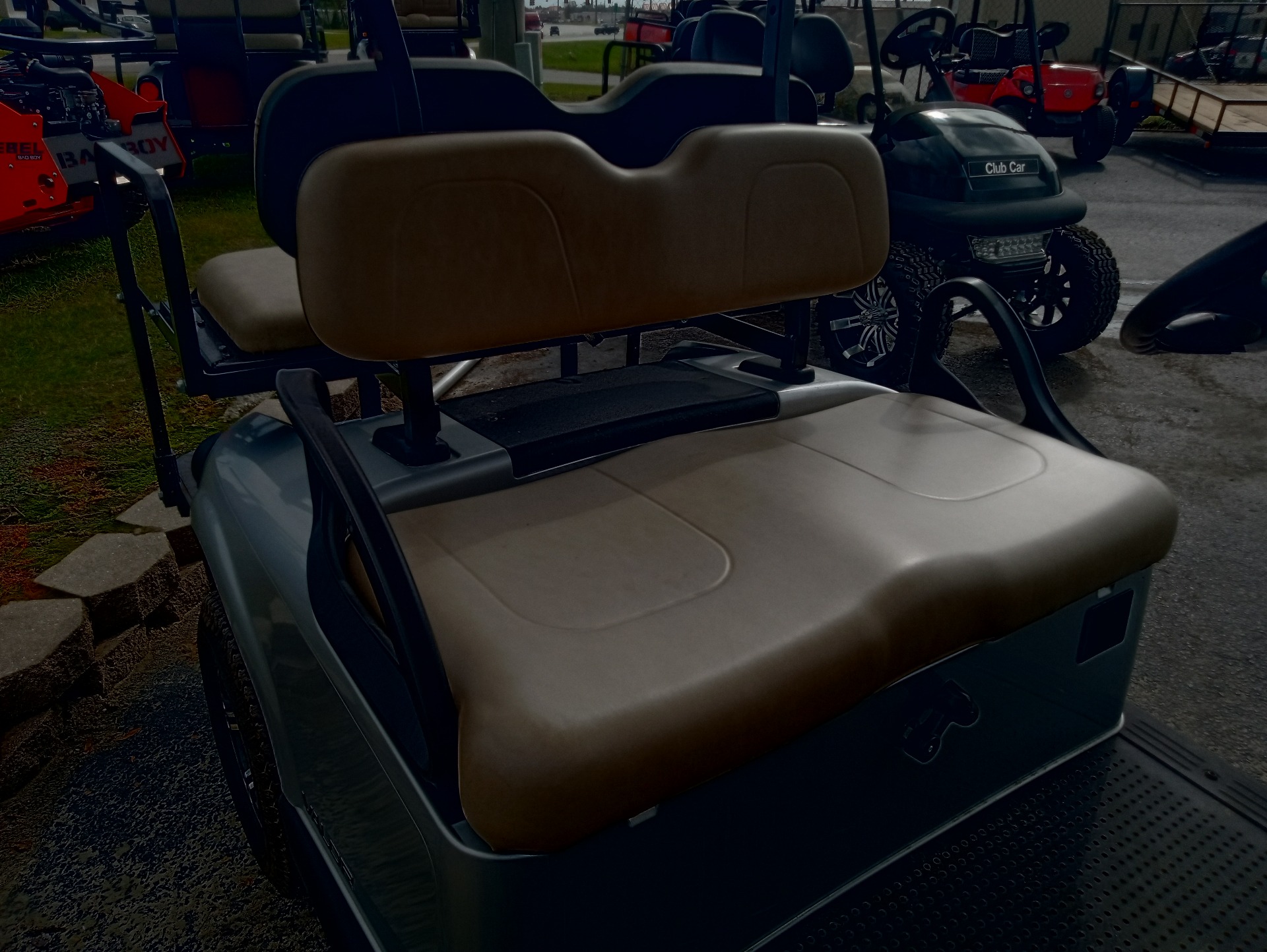 Pre-Owned 2023 E-Z-GO Valor EX1 Gas - Image 7