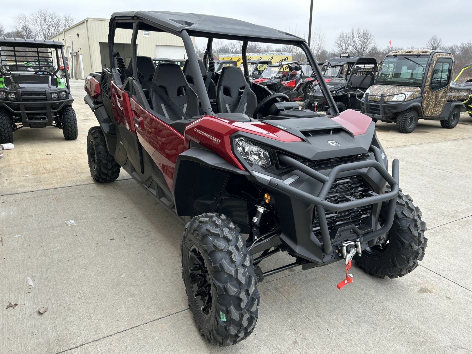 New 2024 Can-Am Commander MAX XT 700