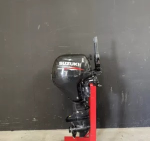 Suzuki DF8 Outboard Motor