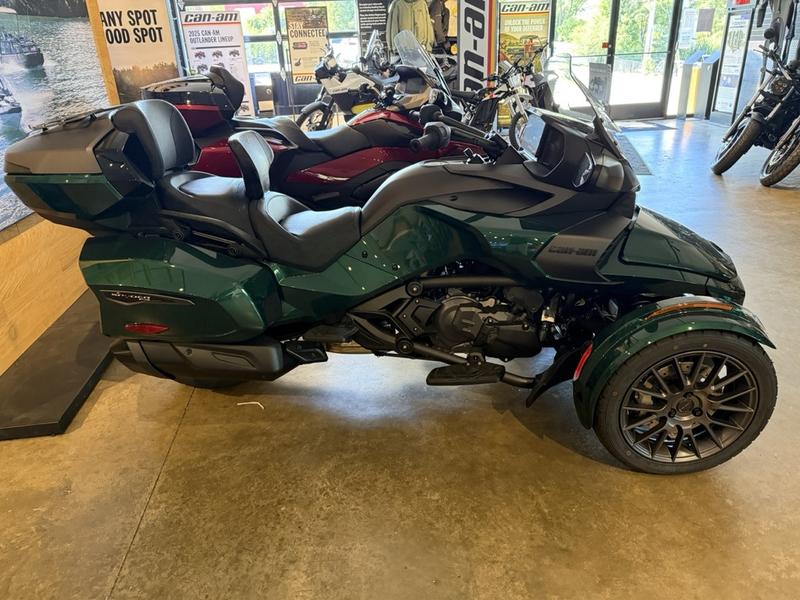New 2025 Can-Am Spyder F3 Limited Special Series | 115 HP Luxury 3-Wheel Touring Roadster - Image 2
