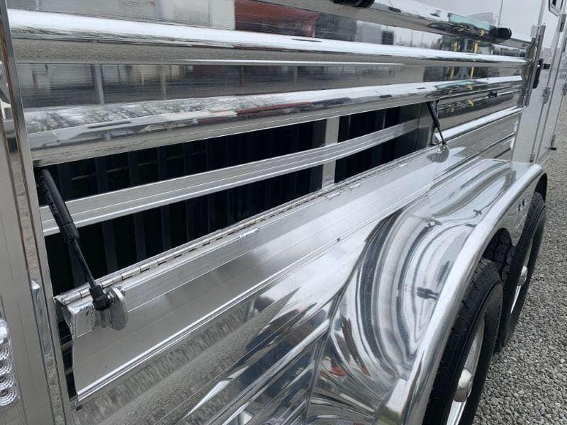 2020 19' CIMARRON BUMPER PULL 6 PEN STOCK TRAILER - Image 9