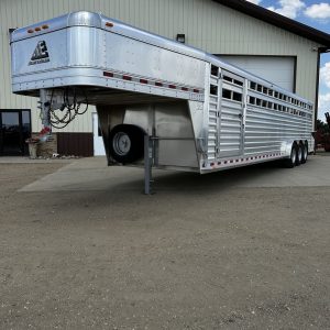 New 2024 Elite Trailers 32FT TRIPLE AXLE STOCK TRAILER W/ 3 COMPARTMENTS